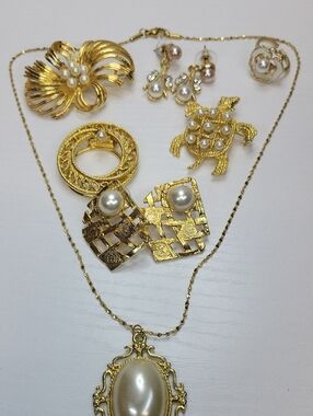 Gold-Tone Pearl Jewelry Lot